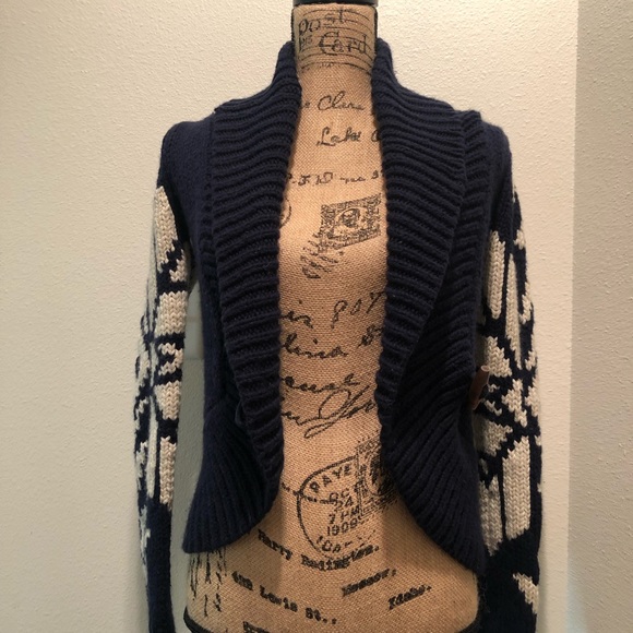 Thick American Eagle snowflake patterned sweater. - Picture 4 of 7